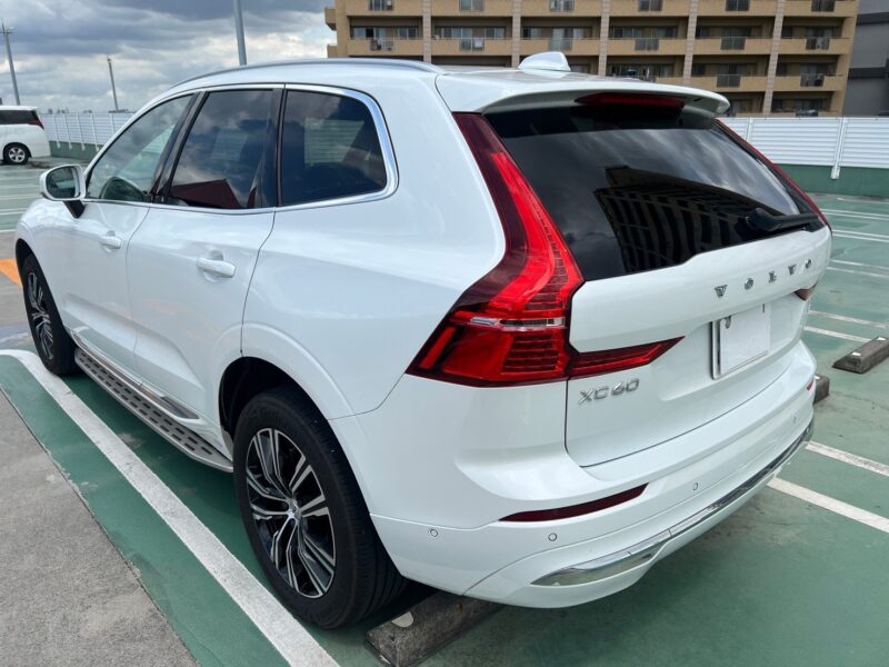 ボルボ XC60 B5 AWD インスクリプション 4WD ラグジュアリーPKG エアサスモデル★R5税金完納★激良激美★オプション超高額★パノラマルーフ★エアサス★プレミアムサウンドシステム★360°カメラ★ドラレコ★運転支援システム★ワンオーナー★業界最安画像5