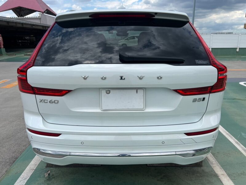 ボルボ XC60 B5 AWD インスクリプション 4WD ラグジュアリーPKG エアサスモデル★R5税金完納★激良激美★オプション超高額★パノラマルーフ★エアサス★プレミアムサウンドシステム★360°カメラ★ドラレコ★運転支援システム★ワンオーナー★業界最安画像7