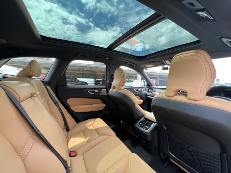 ボルボ XC60 B5 AWD インスクリプション 4WD ラグジュアリーPKG エアサスモデル★R5税金完納★激良激美★オプション超高額★パノラマルーフ★エアサス★プレミアムサウンドシステム★360°カメラ★ドラレコ★運転支援システム★ワンオーナー★業界最安画像12