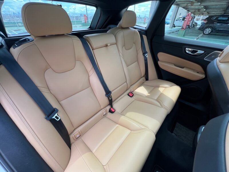 ボルボ XC60 B5 AWD インスクリプション 4WD ラグジュアリーPKG エアサスモデル★R5税金完納★激良激美★オプション超高額★パノラマルーフ★エアサス★プレミアムサウンドシステム★360°カメラ★ドラレコ★運転支援システム★ワンオーナー★業界最安画像13