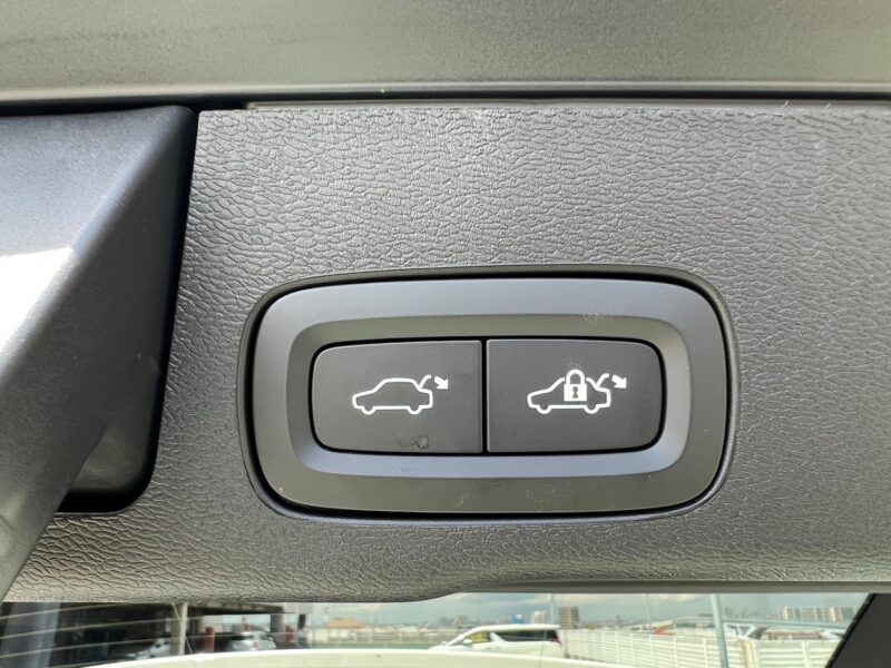 ボルボ XC60 B5 AWD インスクリプション 4WD ラグジュアリーPKG エアサスモデル★R5税金完納★激良激美★オプション超高額★パノラマルーフ★エアサス★プレミアムサウンドシステム★360°カメラ★ドラレコ★運転支援システム★ワンオーナー★業界最安画像16