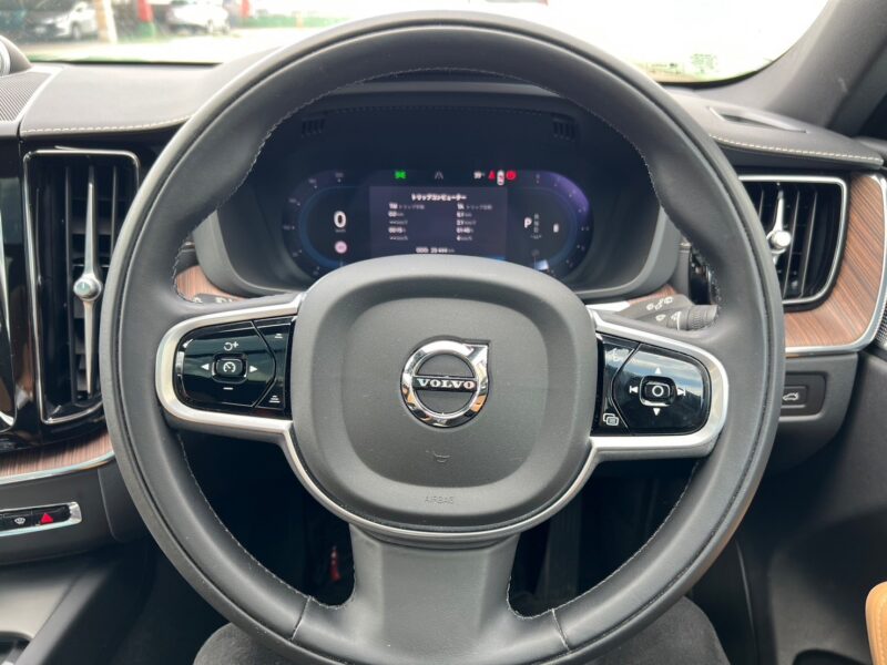 ボルボ XC60 B5 AWD インスクリプション 4WD ラグジュアリーPKG エアサスモデル★R5税金完納★激良激美★オプション超高額★パノラマルーフ★エアサス★プレミアムサウンドシステム★360°カメラ★ドラレコ★運転支援システム★ワンオーナー★業界最安画像18