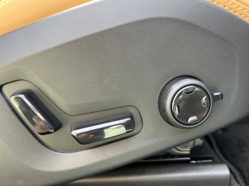 ボルボ XC60 B5 AWD インスクリプション 4WD ラグジュアリーPKG エアサスモデル★R5税金完納★激良激美★オプション超高額★パノラマルーフ★エアサス★プレミアムサウンドシステム★360°カメラ★ドラレコ★運転支援システム★ワンオーナー★業界最安画像23