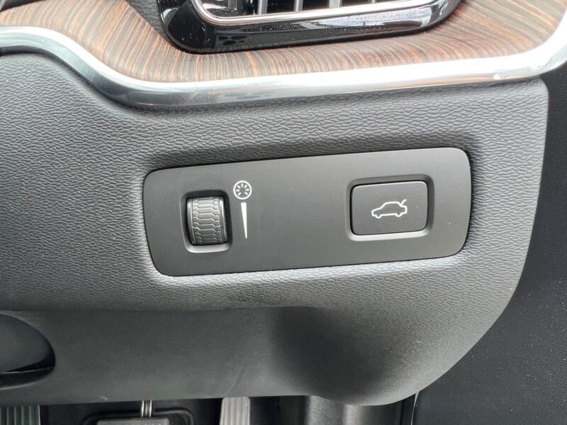 ボルボ XC60 B5 AWD インスクリプション 4WD ラグジュアリーPKG エアサスモデル★R5税金完納★激良激美★オプション超高額★パノラマルーフ★エアサス★プレミアムサウンドシステム★360°カメラ★ドラレコ★運転支援システム★ワンオーナー★業界最安画像25