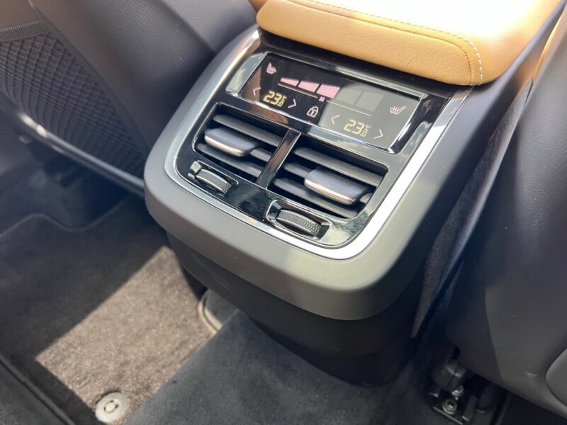 ボルボ XC60 B5 AWD インスクリプション 4WD ラグジュアリーPKG エアサスモデル★R5税金完納★激良激美★オプション超高額★パノラマルーフ★エアサス★プレミアムサウンドシステム★360°カメラ★ドラレコ★運転支援システム★ワンオーナー★業界最安画像28