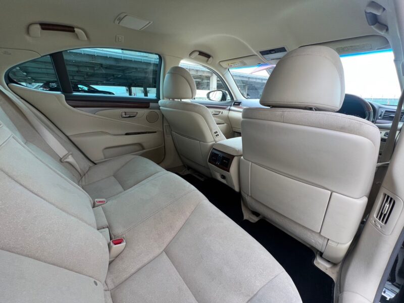 レクサスLS600h 4WD★R5税金完納★走行中TV視聴★極上車★大人気セダン★スタッドレス★装備充実★業界最安画像13