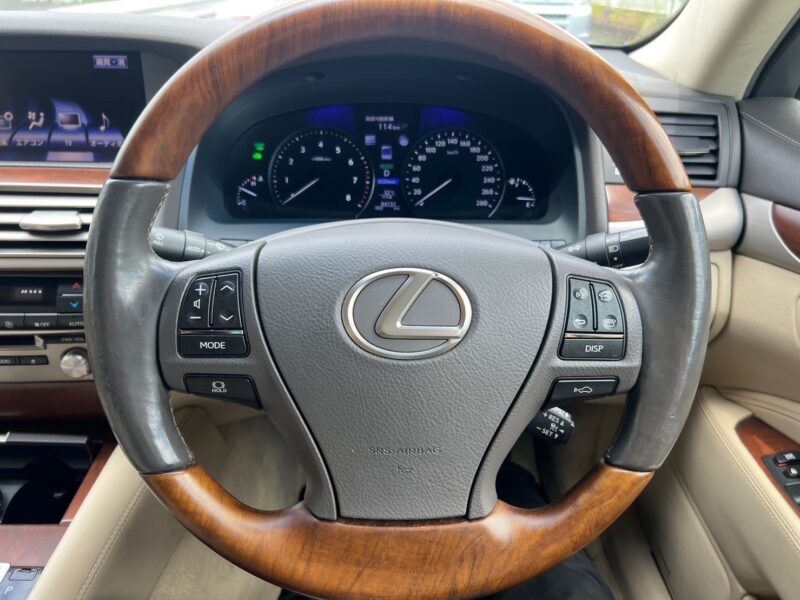 レクサスLS600h 4WD★R5税金完納★走行中TV視聴★極上車★大人気セダン★スタッドレス★装備充実★業界最安画像15