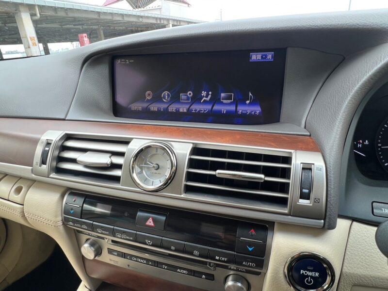 レクサスLS600h 4WD★R5税金完納★走行中TV視聴★極上車★大人気セダン★スタッドレス★装備充実★業界最安画像19