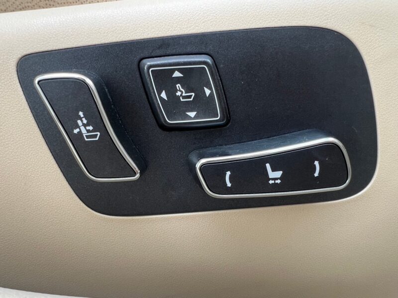 レクサスLS600h 4WD★R5税金完納★走行中TV視聴★極上車★大人気セダン★スタッドレス★装備充実★業界最安画像20