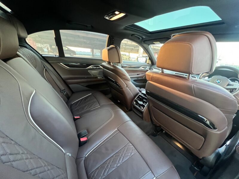 BMW 740e iパフォーマンス Mスポーツ★R5税金完納★サンルーフ★ドラレコ★360°カメラ★最高級セダン★装備充実★衝突軽減B★業界最安画像10