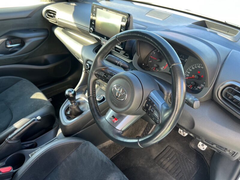 GRヤリス 1.6 RZハイパフォーマンス 4WD 6MT★R5税金完納★272馬力★本格的レース車★4WD★加速◎★VELVA 18インチホイル★装備充実★業界最安画像8