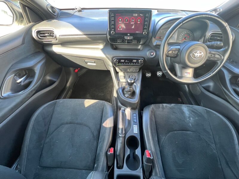 GRヤリス 1.6 RZハイパフォーマンス 4WD 6MT★R5税金完納★272馬力★本格的レース車★4WD★加速◎★VELVA 18インチホイル★装備充実★業界最安画像10