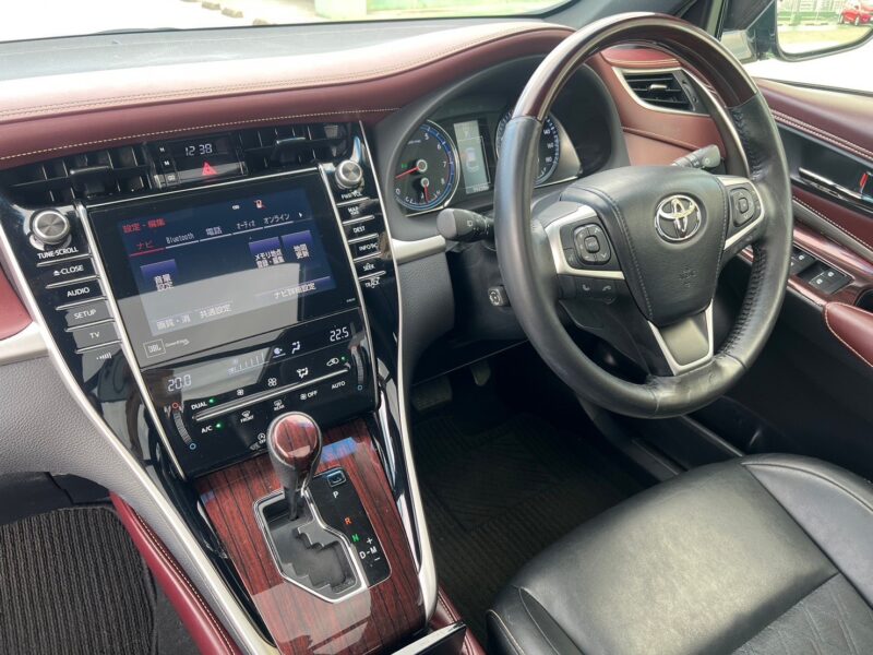 ハリアー 2.0 アドバンスPKG★R5税金完納★車検ロング★パノラマルーフ★ミラーモニター★360°カメラ★プレミアサウンドシステム★パドックスホイール★黒革シート★ドラレコ★衝突軽減B★車線変更センサー★装備充実★業界最安画像9