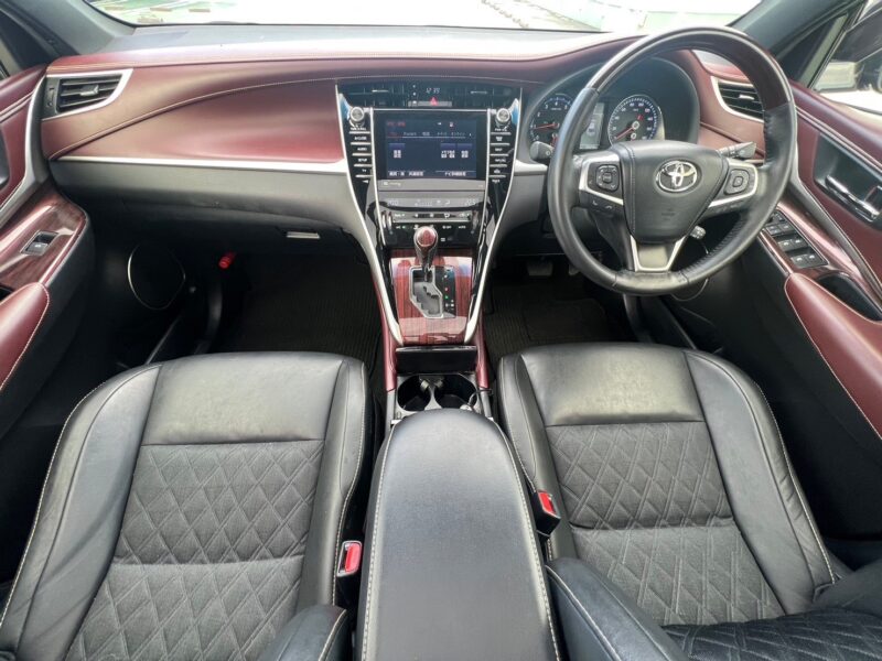 ハリアー 2.0 アドバンスPKG★R5税金完納★車検ロング★パノラマルーフ★ミラーモニター★360°カメラ★プレミアサウンドシステム★パドックスホイール★黒革シート★ドラレコ★衝突軽減B★車線変更センサー★装備充実★業界最安画像10