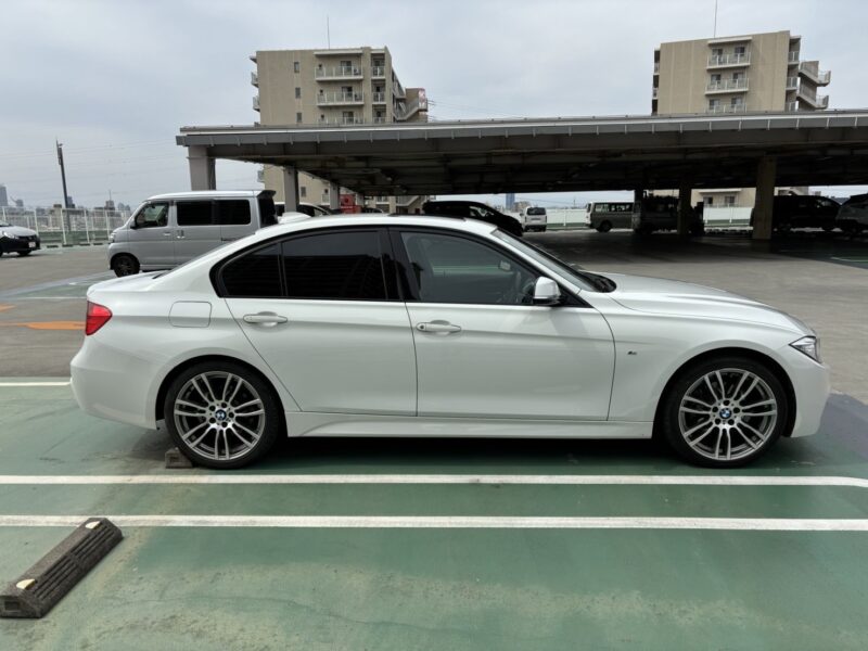 BMW 320d Mスポーツ★R5税金完納★極上車★ハーフレザーシート★衝突軽減ブレーキ★レーンアシスト★装備充実★びっくり価格画像4
