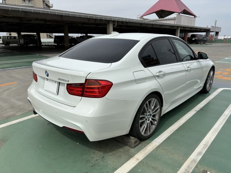 BMW 320d Mスポーツ★R5税金完納★極上車★ハーフレザーシート★衝突軽減ブレーキ★レーンアシスト★装備充実★びっくり価格画像6