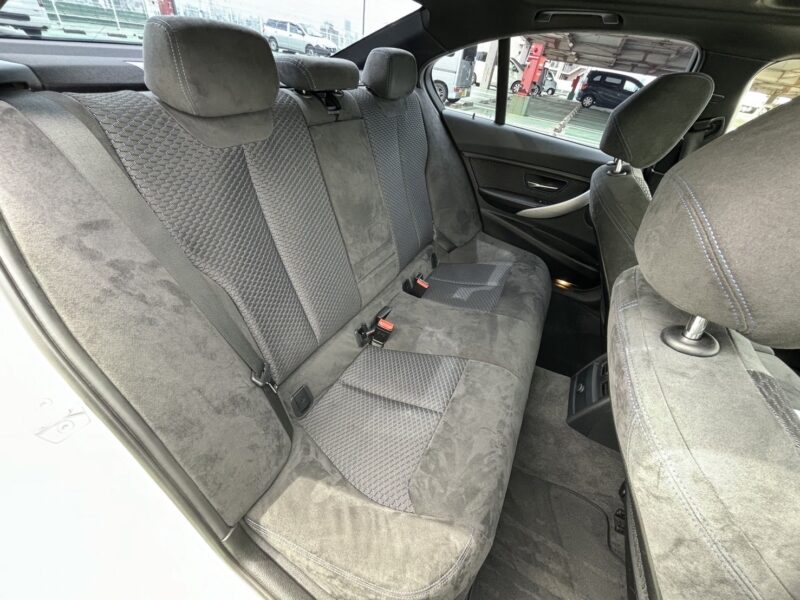 BMW 320d Mスポーツ★R5税金完納★極上車★ハーフレザーシート★衝突軽減ブレーキ★レーンアシスト★装備充実★びっくり価格画像8