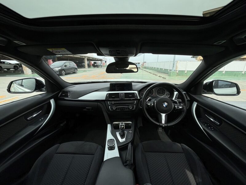 BMW 320d Mスポーツ★R5税金完納★極上車★ハーフレザーシート★衝突軽減ブレーキ★レーンアシスト★装備充実★びっくり価格画像10