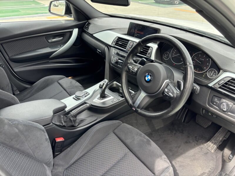 BMW 320d Mスポーツ★R5税金完納★極上車★ハーフレザーシート★衝突軽減ブレーキ★レーンアシスト★装備充実★びっくり価格画像11