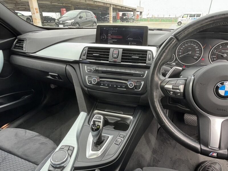 BMW 320d Mスポーツ★R5税金完納★極上車★ハーフレザーシート★衝突軽減ブレーキ★レーンアシスト★装備充実★びっくり価格画像16