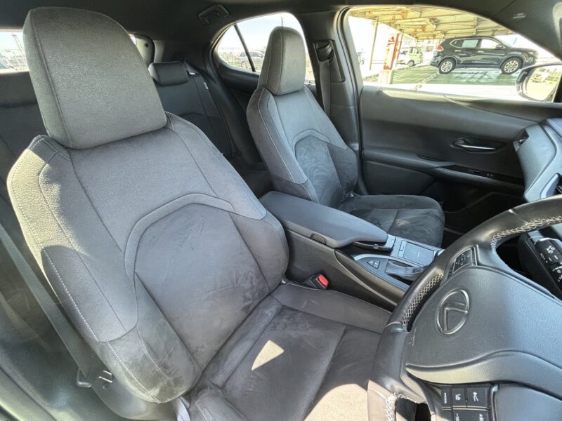 レクサスUX 200ブルーエディション★極良極美★大人気★サンルーフ★衝突軽減ブレーキ★レーンアシスト★装備充実★業界最安画像8