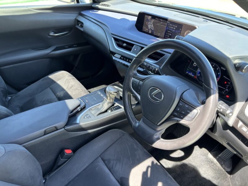 レクサスUX 200ブルーエディション★極良極美★大人気★サンルーフ★衝突軽減ブレーキ★レーンアシスト★装備充実★業界最安画像11