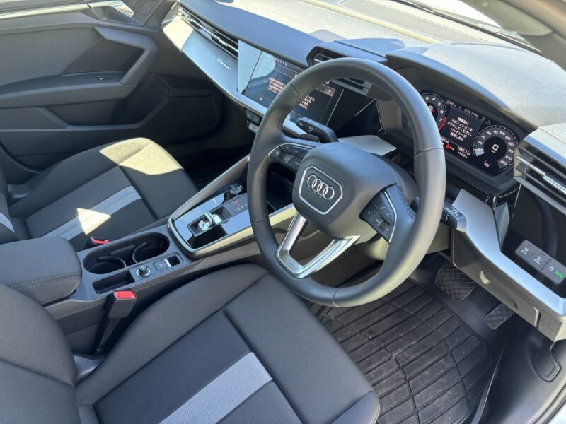 アウディ A3 アドバン30TFSI★新車同様★★R5税金完納★0.1万km★衝突軽減ブレーキ★レーンアシスト★現行型★メーターナビ★装備充実★業界最安画像8
