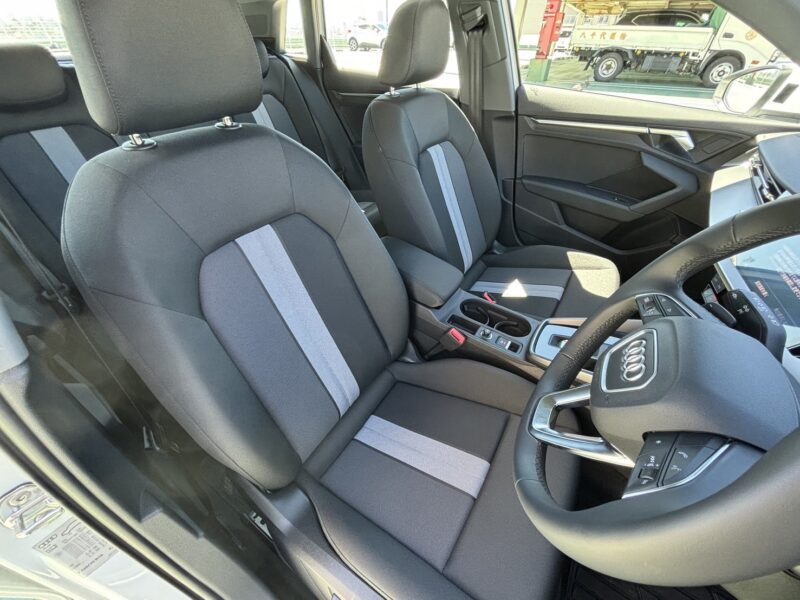 アウディ A3 アドバン30TFSI★新車同様★★R5税金完納★0.1万km★衝突軽減ブレーキ★レーンアシスト★現行型★メーターナビ★装備充実★業界最安画像9