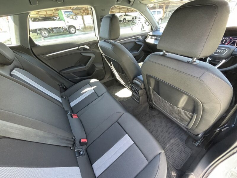 アウディ A3 アドバン30TFSI★新車同様★★R5税金完納★0.1万km★衝突軽減ブレーキ★レーンアシスト★現行型★メーターナビ★装備充実★業界最安画像11