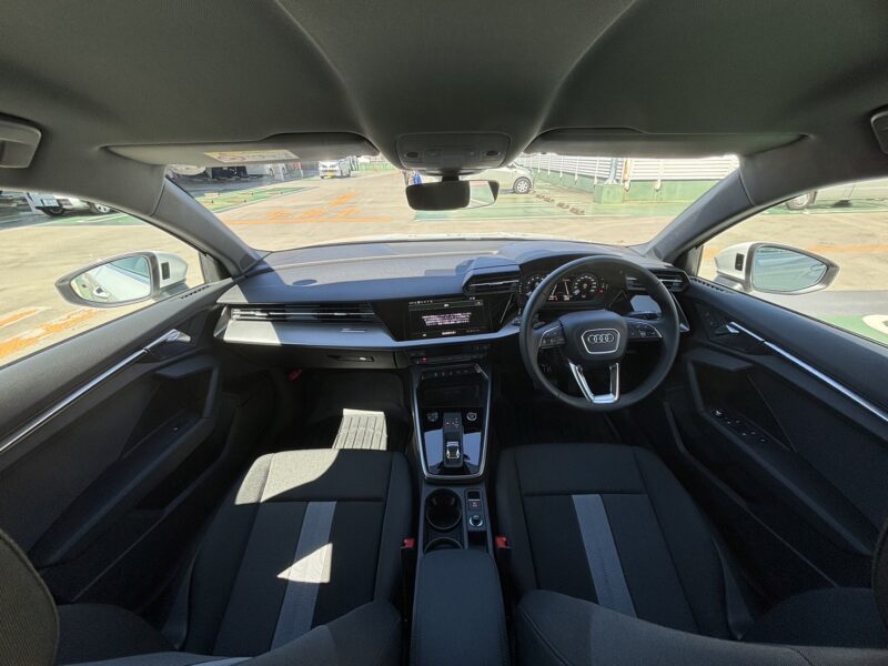 アウディ A3 アドバン30TFSI★新車同様★★R5税金完納★0.1万km★衝突軽減ブレーキ★レーンアシスト★現行型★メーターナビ★装備充実★業界最安画像12