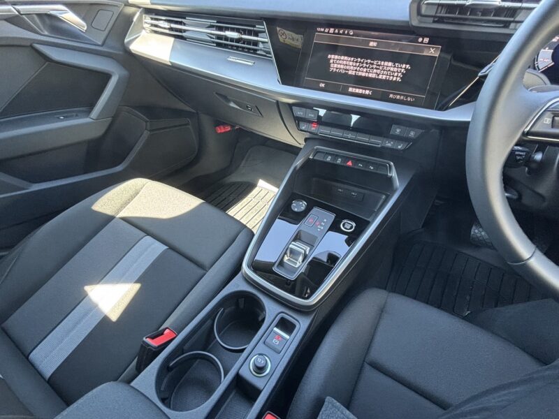 アウディ A3 アドバン30TFSI★新車同様★★R5税金完納★0.1万km★衝突軽減ブレーキ★レーンアシスト★現行型★メーターナビ★装備充実★業界最安画像14