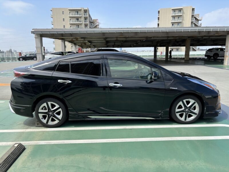 プリウス S ツーリングセレクション モデリスタ★R5税金完納★車検ロング★黒レザーシート★大人気★アダプティブクルーズ★パークアシスト★レーンアシスト★業界最安画像3