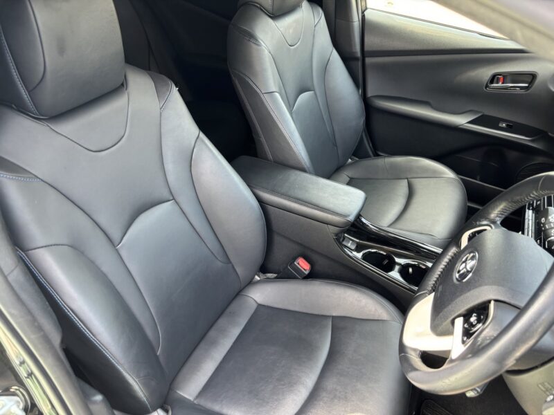 プリウス S ツーリングセレクション モデリスタ★R5税金完納★車検ロング★黒レザーシート★大人気★アダプティブクルーズ★パークアシスト★レーンアシスト★業界最安画像9