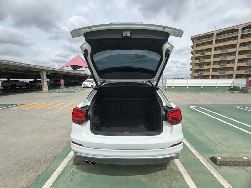 アウディ Q2 35TFSI シリンダーオンデマンドスポーツ SラインPKG★現行型★ワンオーナー★上級グレード★車検ロング★極上車★ハーフレザー★装備充実★業界最安画像8