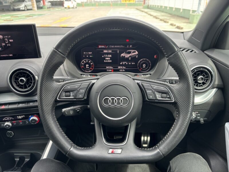 アウディ Q2 35TFSI シリンダーオンデマンドスポーツ SラインPKG★現行型★ワンオーナー★上級グレード★車検ロング★極上車★ハーフレザー★装備充実★業界最安画像14