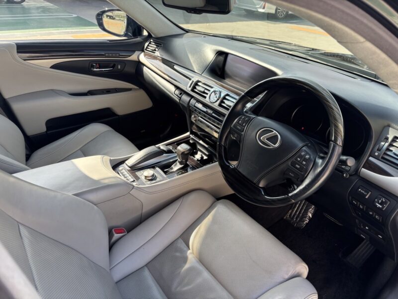 レクサスLS 460 バージョンL★R5税金完納★極上車★レザーシート★大人気★車検ロング★業界最安画像9