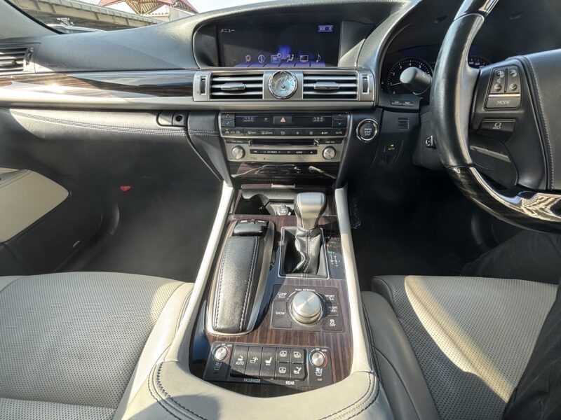 レクサスLS 460 バージョンL★R5税金完納★極上車★レザーシート★大人気★車検ロング★業界最安画像14