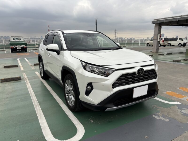 RAV4 G Zパッケージ 4WD★R5税金完納★衝突軽減ブレーキ★ミラーモニター★レザーシート★純正ナビ★シートヒーター★極上車★業界最安画像1