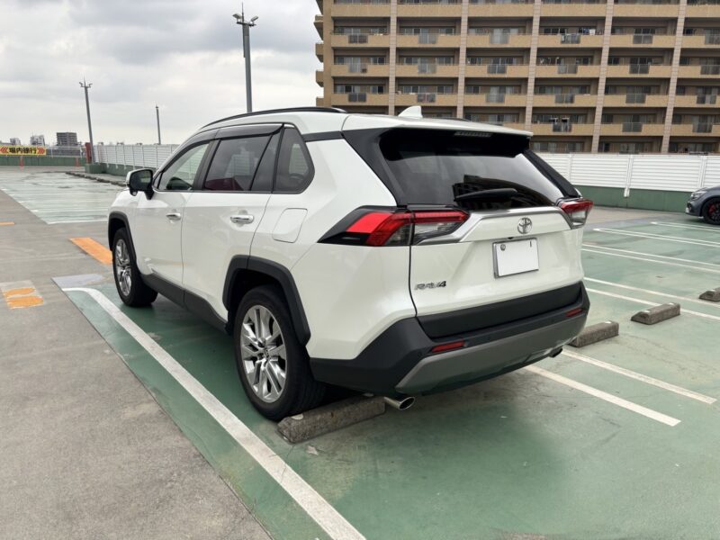RAV4 G Zパッケージ 4WD★R5税金完納★衝突軽減ブレーキ★ミラーモニター★レザーシート★純正ナビ★シートヒーター★極上車★業界最安画像5