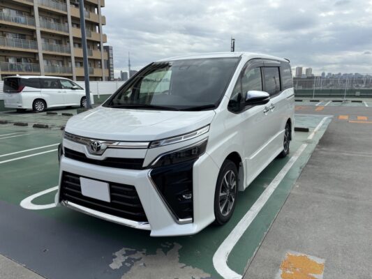 ヴォクシー ZS 煌Ⅲ★税金完納★極上車★車検ロング★後席モニター★走行中TV視聴★業界最安画像1