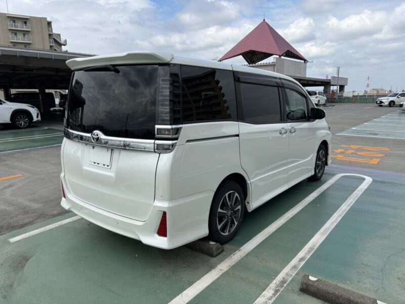 ヴォクシー ZS 煌Ⅲ★税金完納★極上車★車検ロング★後席モニター★走行中TV視聴★業界最安画像6