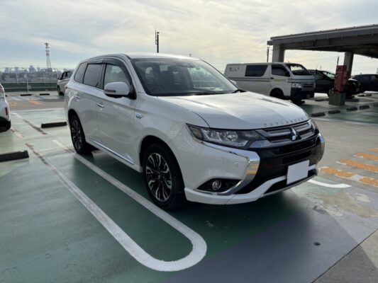 アウトランダー PHEV Gプレミアムパッケージ★サンルーフ★4WD★360°カメラ業界最安画像1