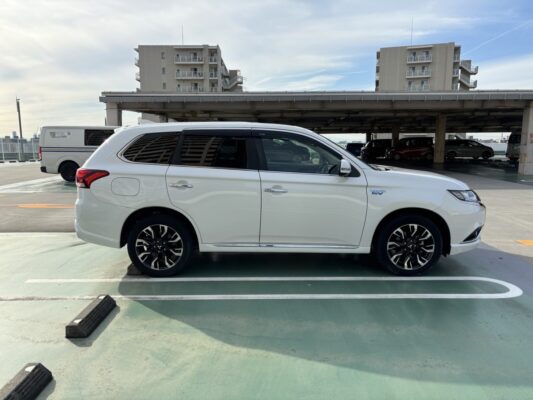 アウトランダー PHEV Gプレミアムパッケージ★サンルーフ★4WD★360°カメラ業界最安画像4