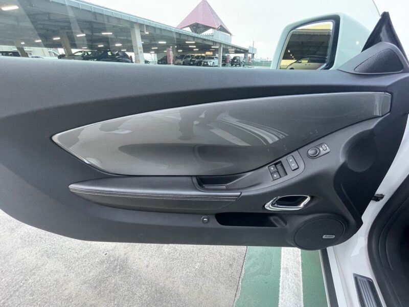 シボレーカマロ SS 6.2L★R6税金完納★車検ロング★サンルーフ★激レア車★業界最安画像9