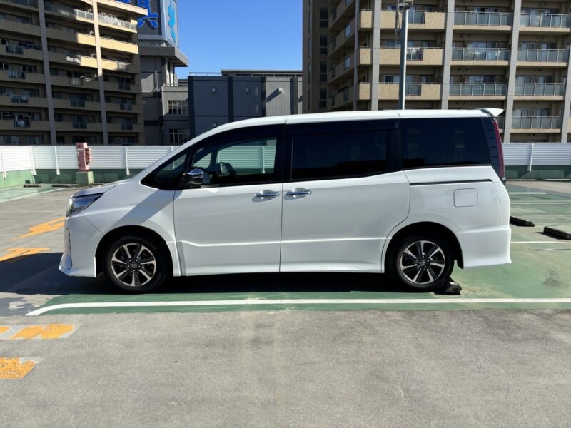ノア SI W×BⅢ★大人気★両側電動スライド★オートドライブ★業界最安画像3