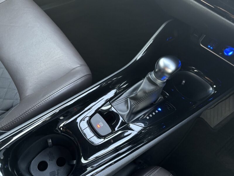 CHR ハイブリッド1.8G モデリスタ★R6税金完納★モデリスタ★極上車★ハーフレザー★業界最安画像16