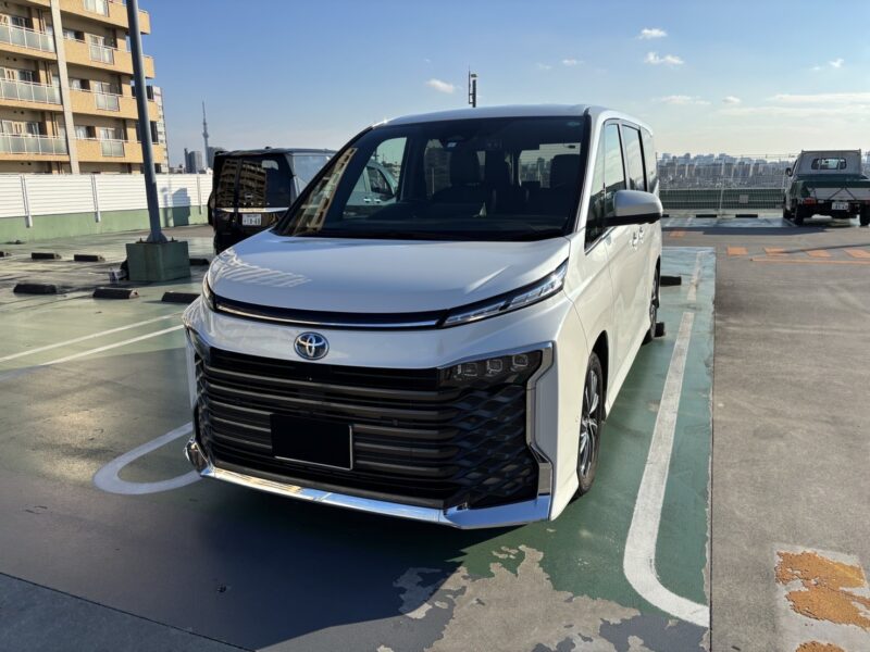 ヴォクシー S-Z ハイブリッド★R6税金完納★ワンオーナー★後席モニター★360°カメラ★大人気★現行型★業界最安画像0