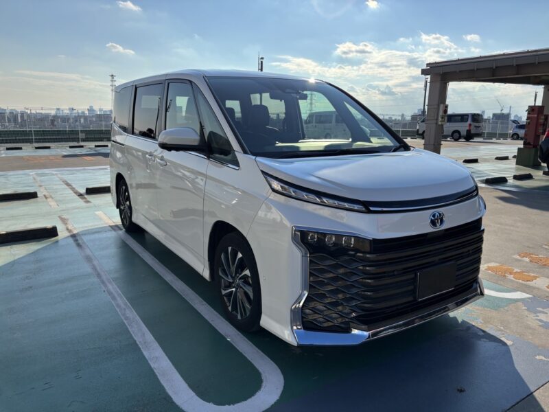 ヴォクシー S-Z ハイブリッド★R6税金完納★ワンオーナー★後席モニター★360°カメラ★大人気★現行型★業界最安画像1