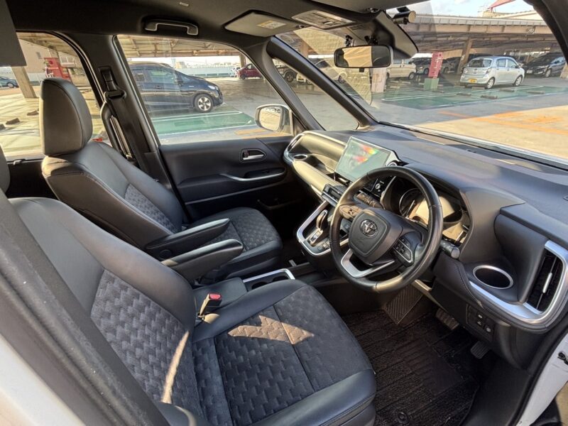 ヴォクシー S-Z ハイブリッド★R6税金完納★ワンオーナー★後席モニター★360°カメラ★大人気★現行型★業界最安画像9