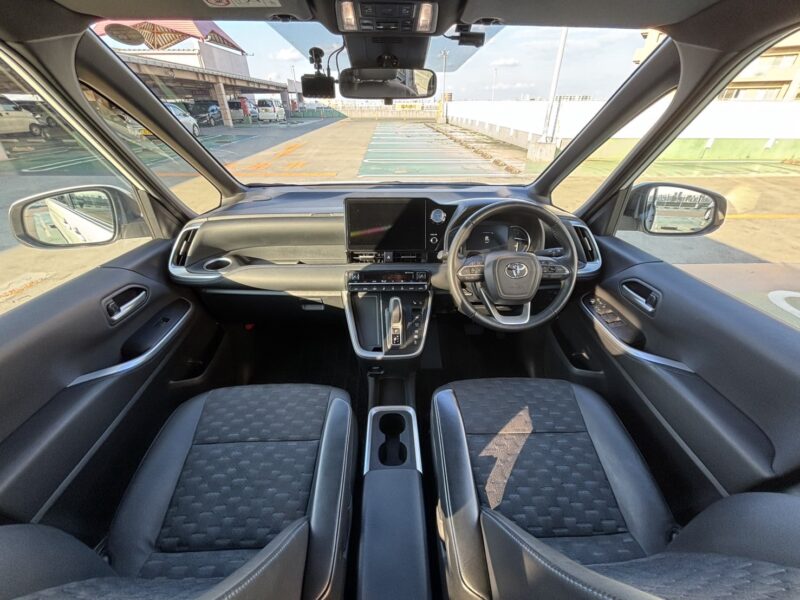 ヴォクシー S-Z ハイブリッド★R6税金完納★ワンオーナー★後席モニター★360°カメラ★大人気★現行型★業界最安画像17